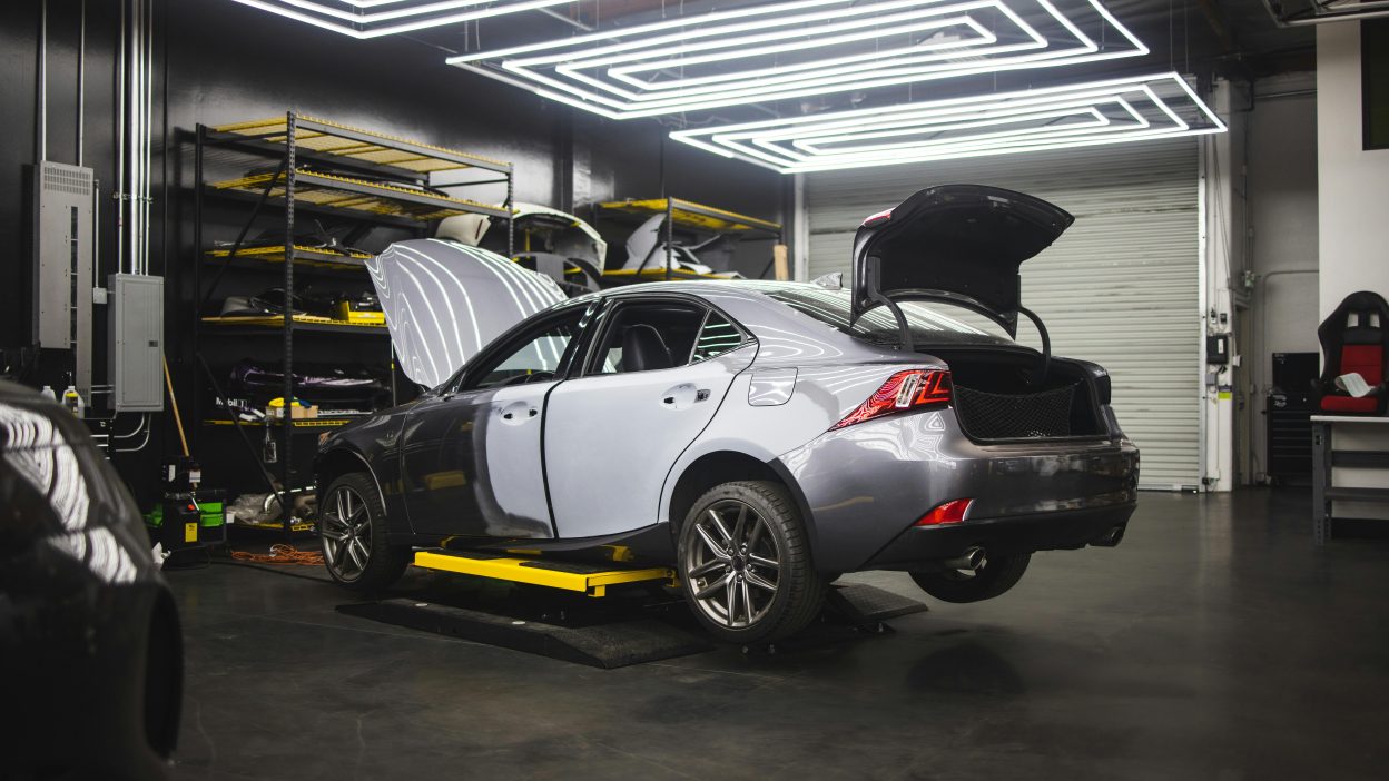 Auto repair shop bay utilization optimization