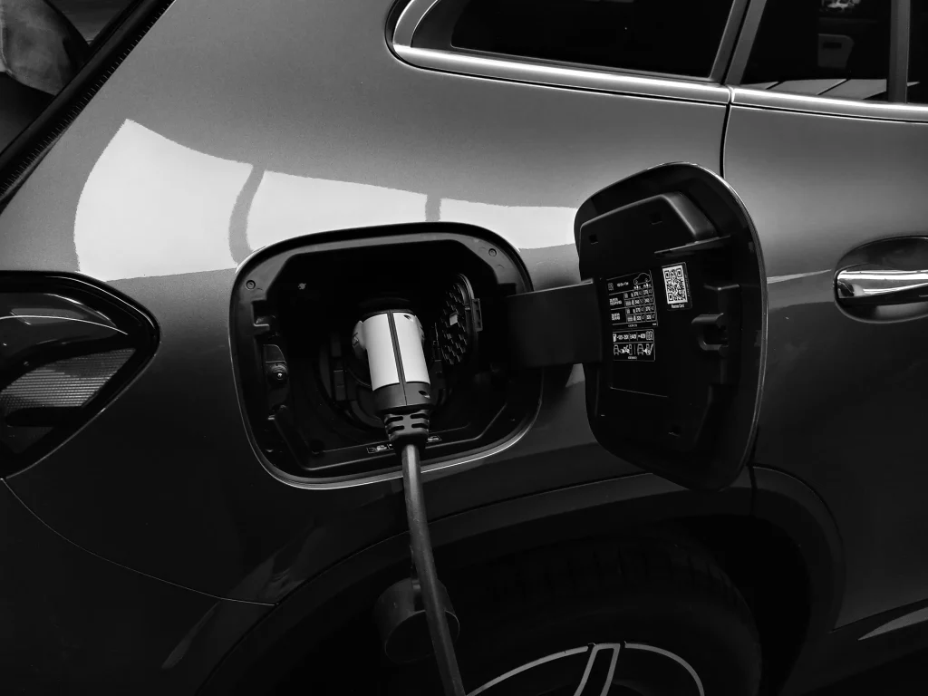 hybrid vehicle servicing