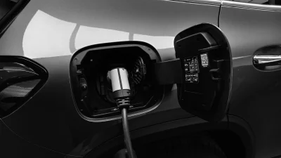 hybrid vehicle servicing